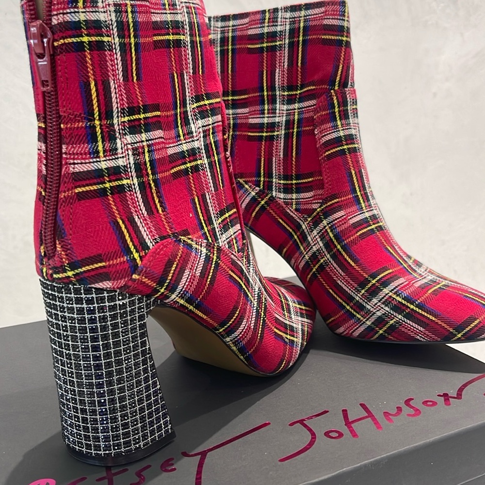 BETSEY Johnson red plaid rhinestone booties nwt size 10 Blanche new